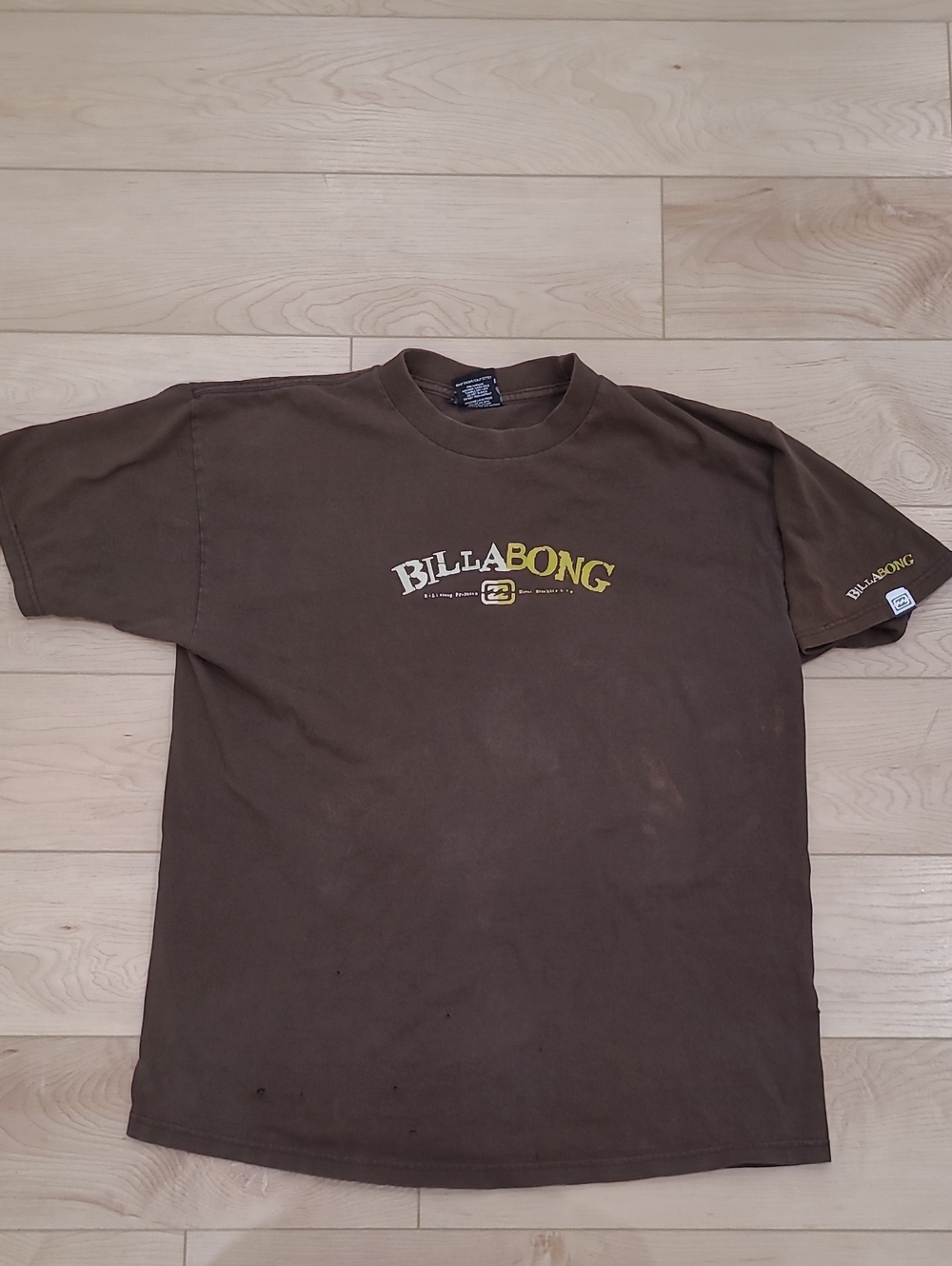 90's/Y2K Chocolate Brown Billabong T-Shirt Made In El Salvador